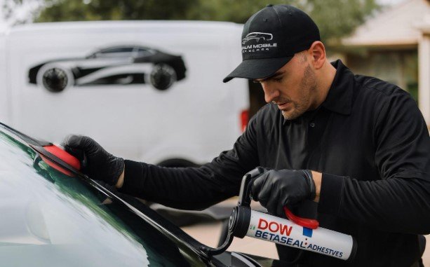 mobile-windshield-repair-windshield-replacement-and-auto-glass-repair-near-del-mar-ca-same-day-service.jpg